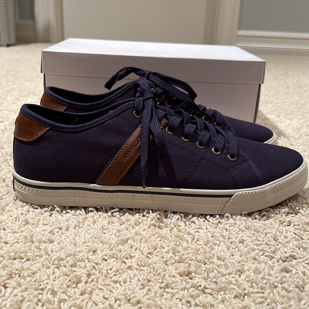 NIB - Tommy Hilfiger Mens Textile Casual Shoes TMROAMER-M
